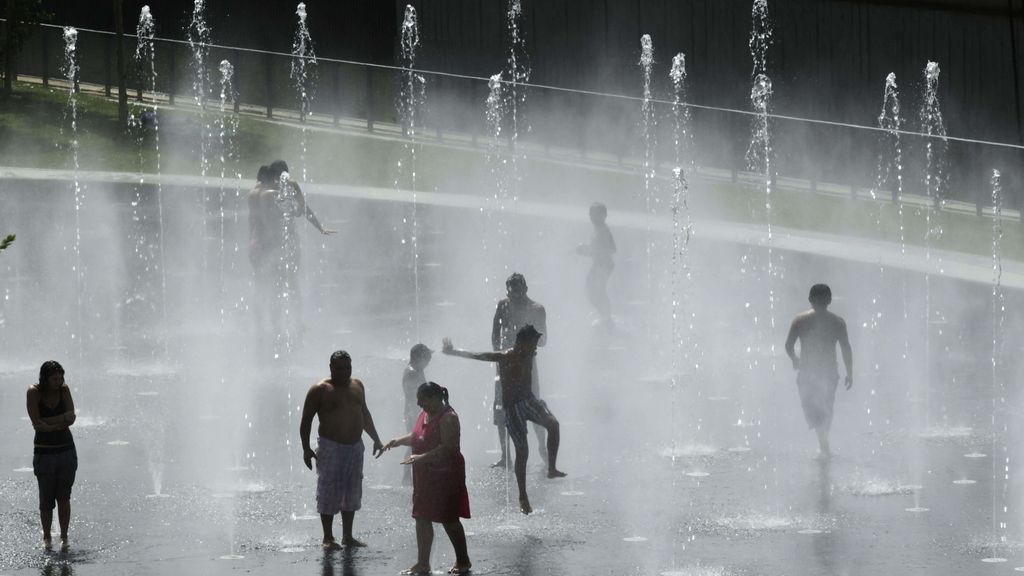 Ola de calor, altas temperaturas, verano Ola de calor, altas temperaturas, verano