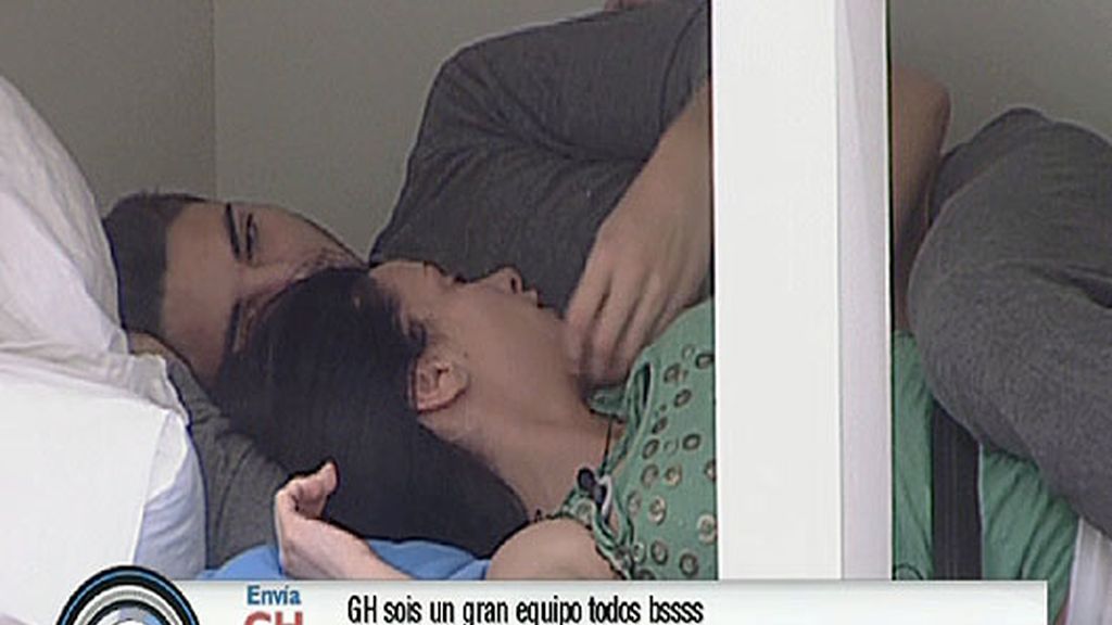 Laura y Marcelo no esconden su amor