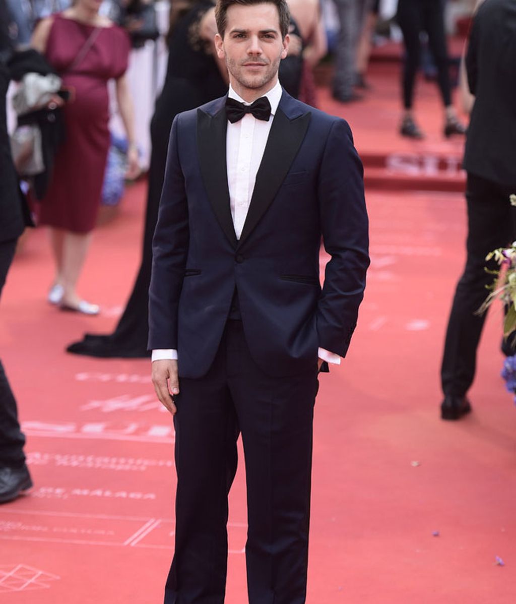 Marc Clotet con traje y pajarita negra