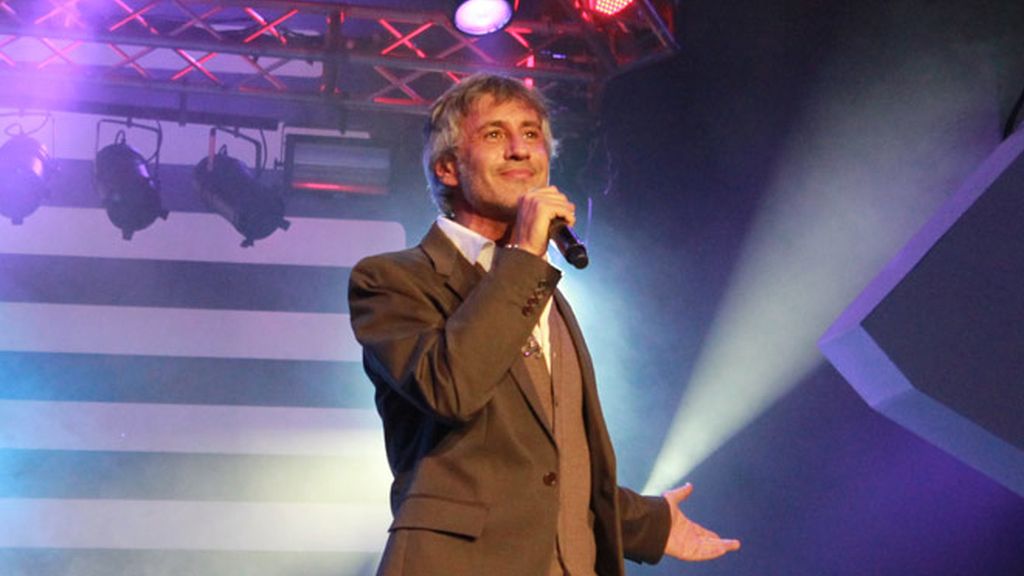 Cadena Dial premia la música en español