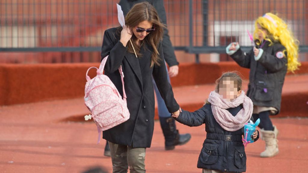 Bustamante y Daniella, a su lado