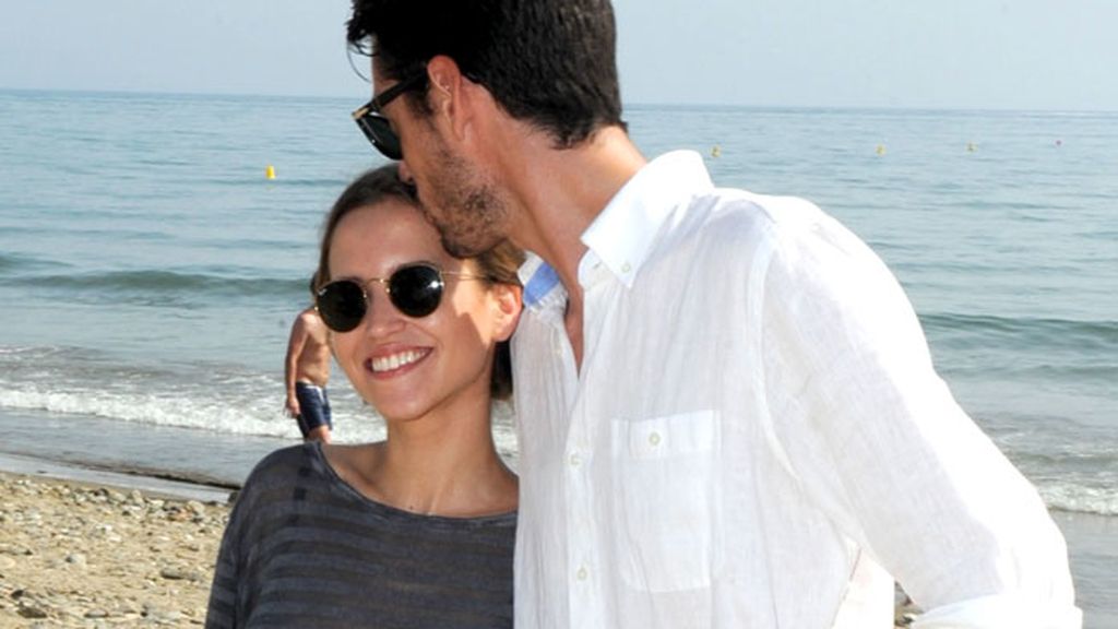 Ana Fernández y Santi Trancho se divierten en Marbella
