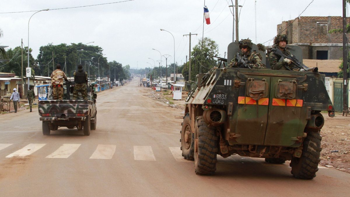 Las fuerzas francesas comienzan a desplegarse fuera de Bangui
