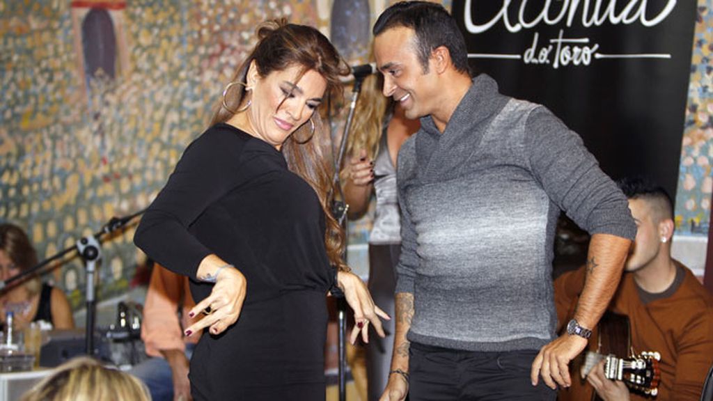 Raquel Bollo y Luis Rollán, bailando sevillanas