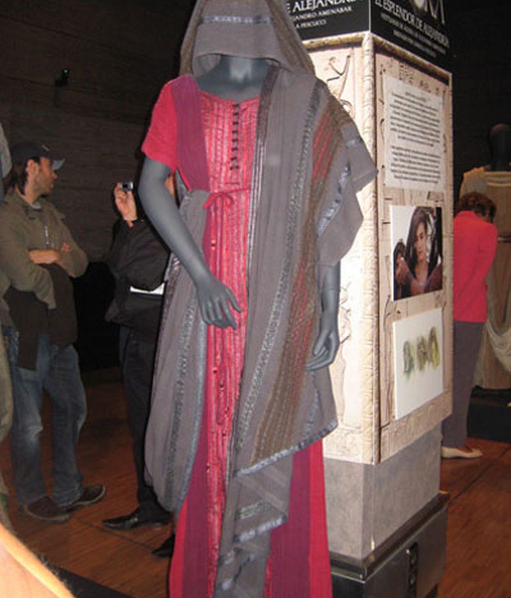 telecinco.es subasta una túnica de Hipatia de Alejandría