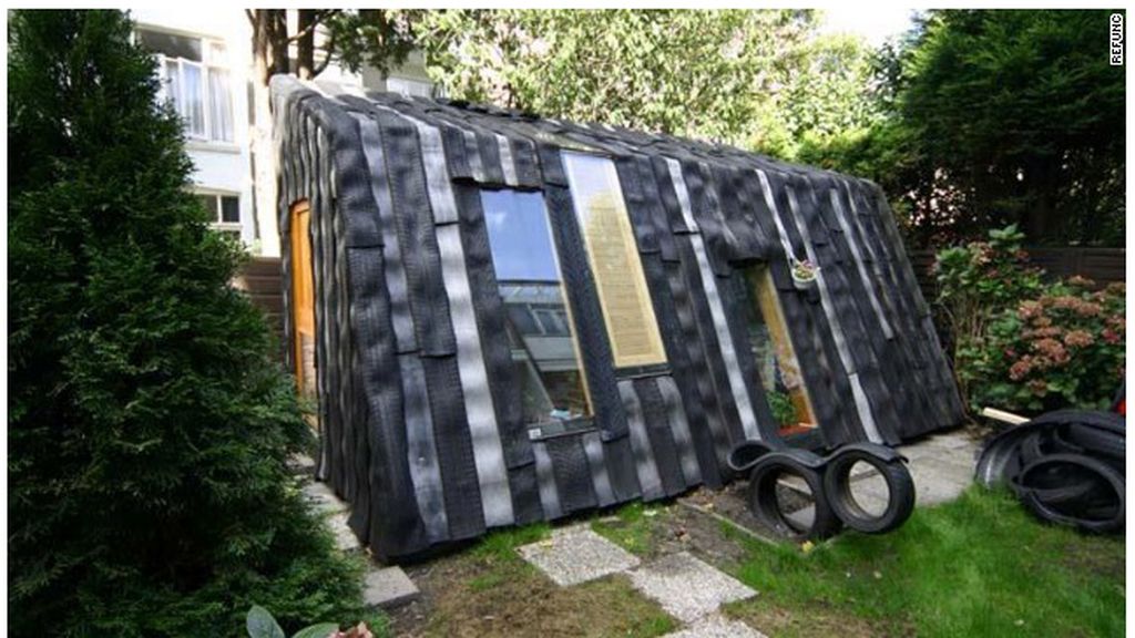 Palacios de basura, espectaculares casas construidas a partir de chatarra