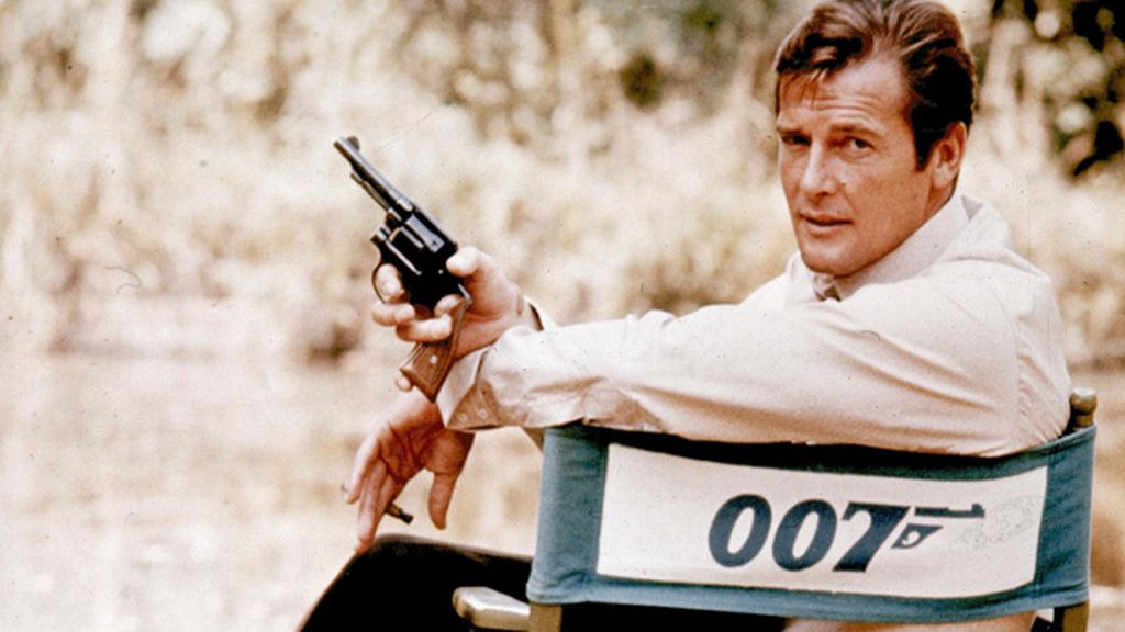 Roger Moore como 007