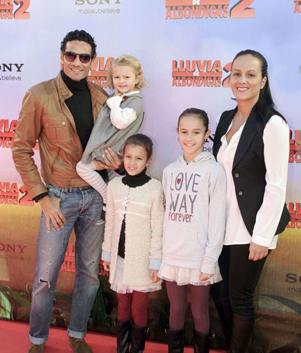 Óscar Higares y familia