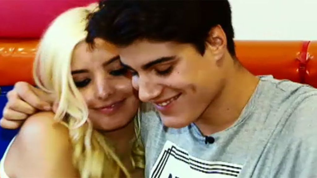 Julen besa a su tronista Laura