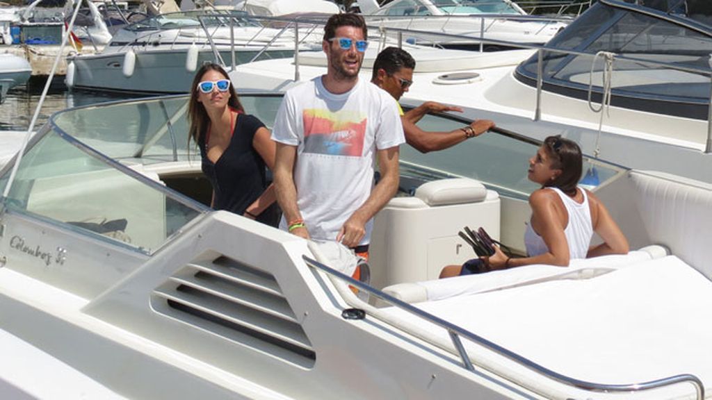 Helen Lindes y Rudy Fernández disfutan de su amor en Ibiza