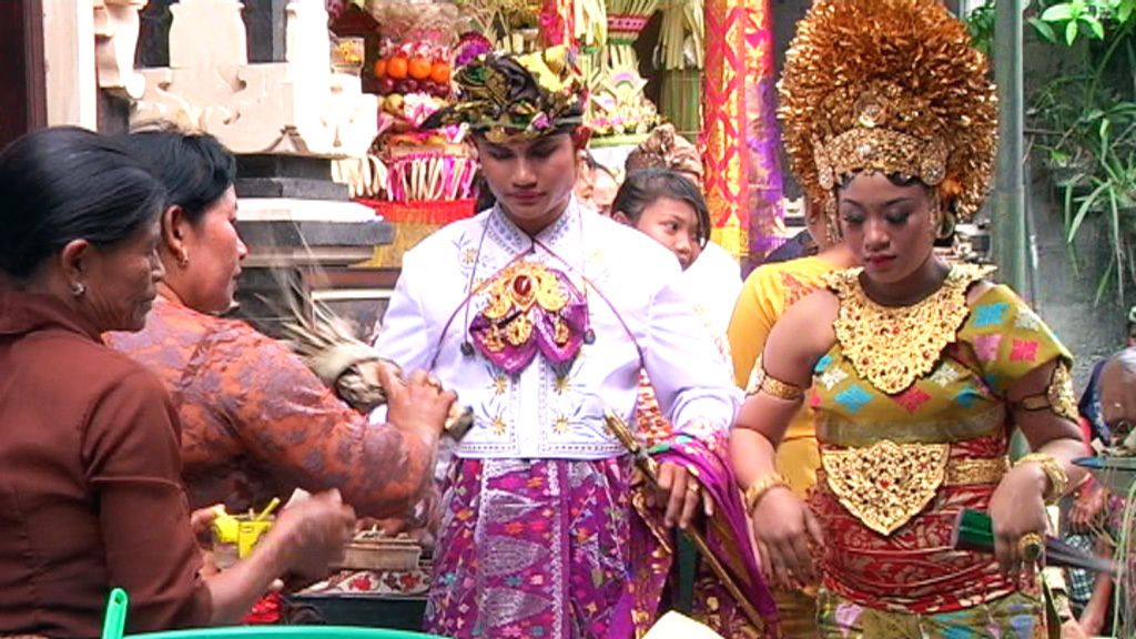Las mejores fotos de una boda balinesa con 'Callejeros Viajeros'