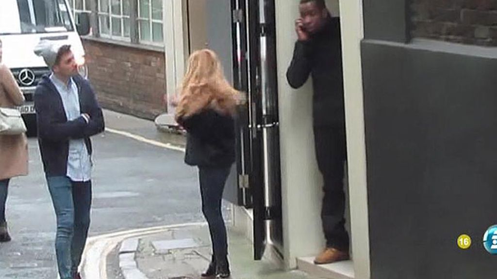 Chabelita y su chico pasearon por la capital británica sin el pequeño Alberto