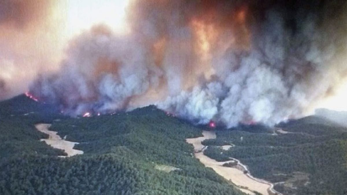 Unos 53 efectivos y 22 vehículos de la UME se desplazan a Zaragoza para intervenir en el incendio forestal