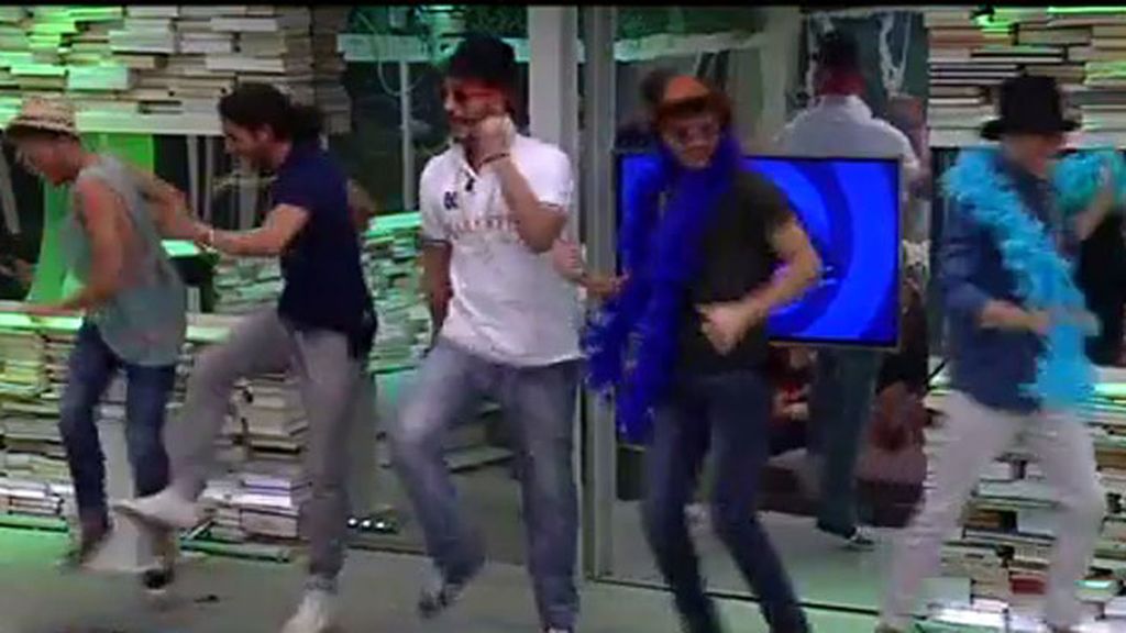 Con pelucas y a lo loco