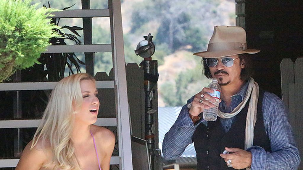 Vanessa veranea con sus hijos mientras Johnny rueda ‘Who Killed Johnny’