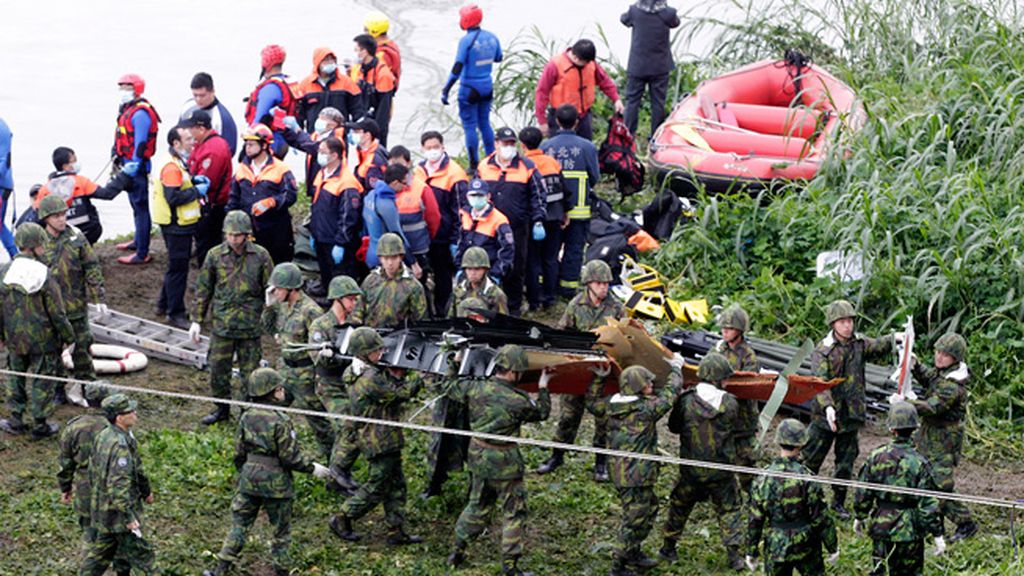El avión se ha estrellado al poco de despegar