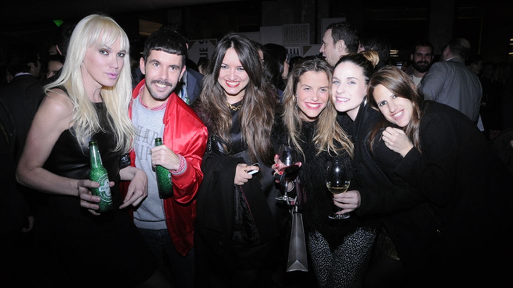 Topacio Fresh, Pedriño y las chicas de la revista HSM Macarena Escrivá, Cristina Gámez, Frida Munción y Rebeca Martín