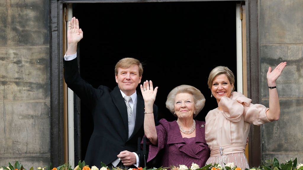 Los reyes de Holanda y la princesa Beatriz de Orange