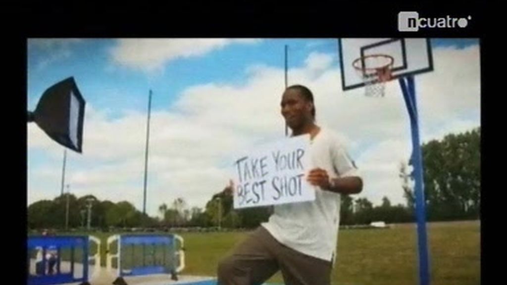 Drogba promociona la NBA, que se verá en Cuatro