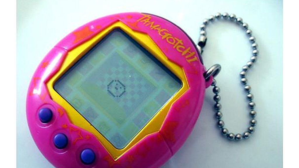 1997: 'Tamagotchi'
