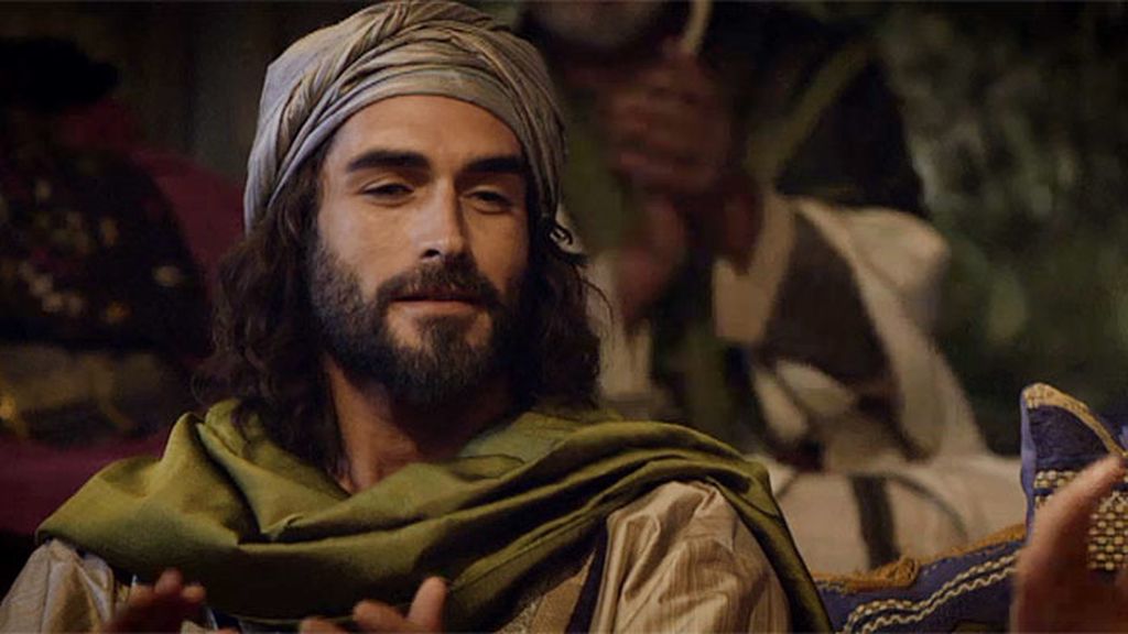 Magdalena llega a palacio tras la lapidación de su madre