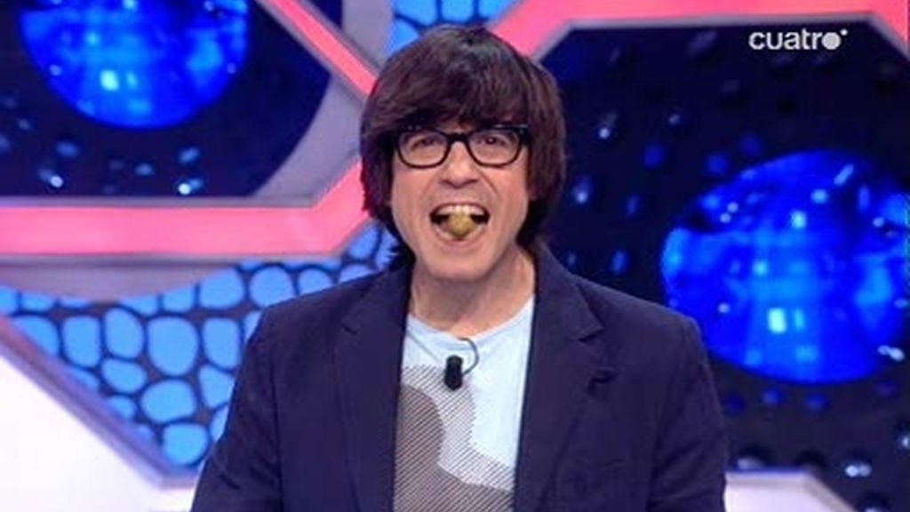 Luis Piedrahita reta a adivinar otro truco de magia