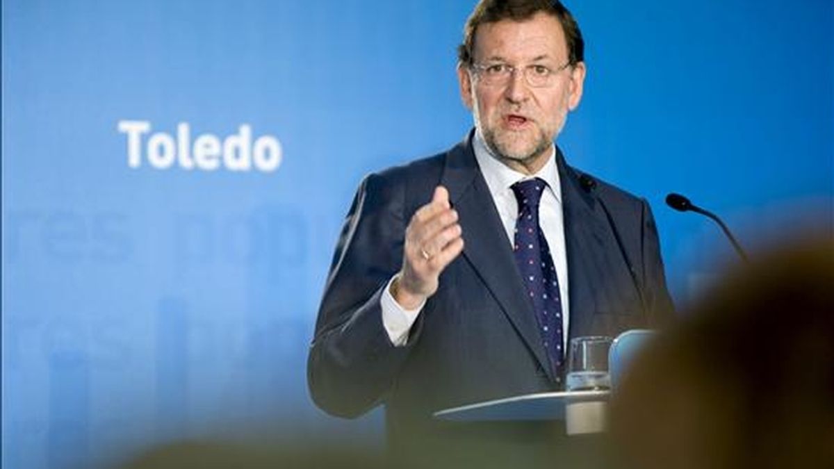 El presidente del Partido Popular, Mariano Rajoy, durante su intervención en un acto de entrega de carnés a afiliados en Toledo. EFE