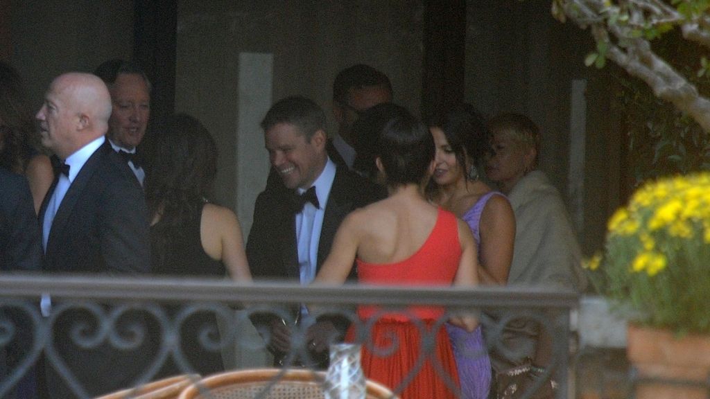 George Clooney y Amal Alamuddin junto a los invitados el día de su boda