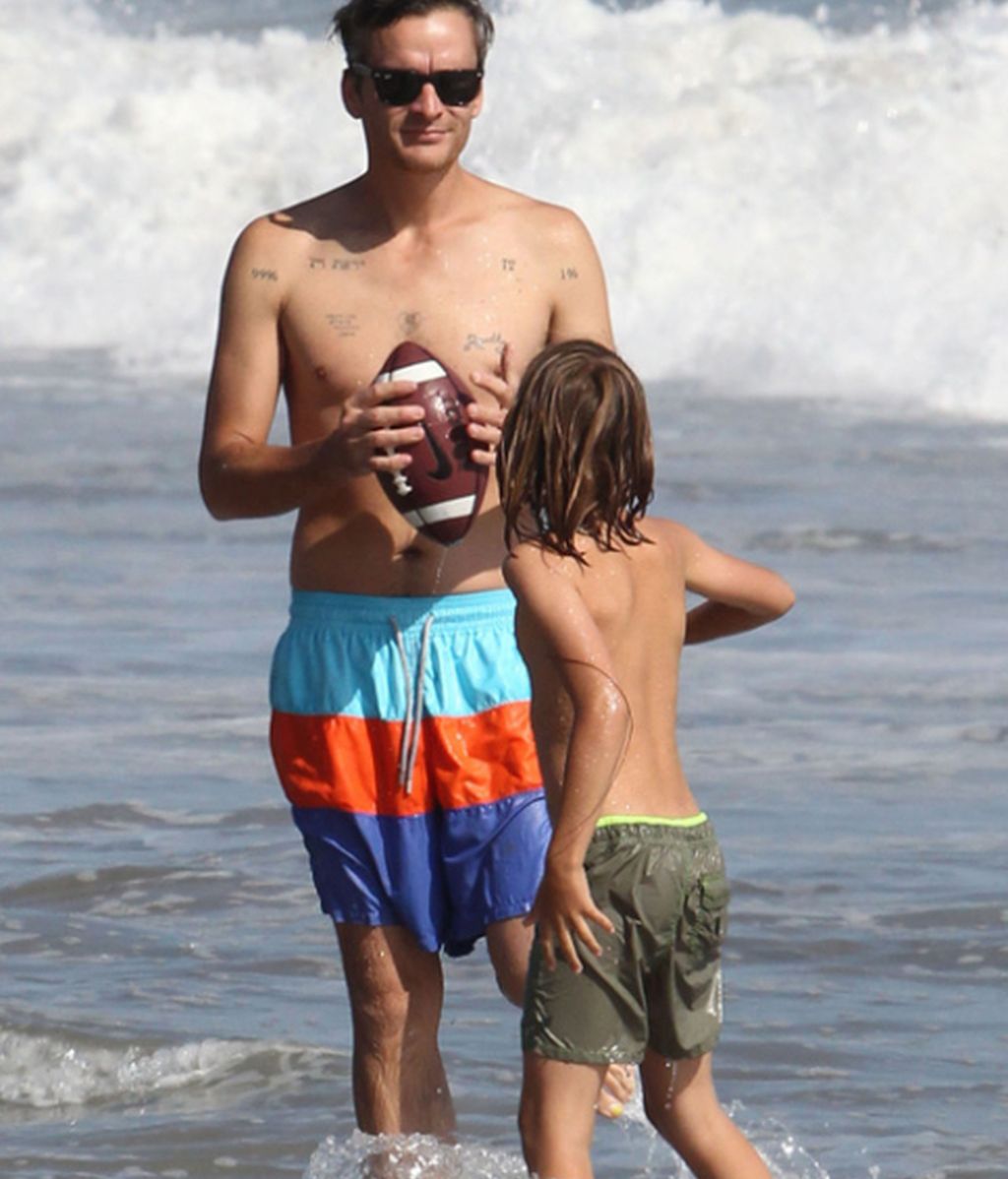 Balthazar Getty, Tommy en Cinco Hermanos, aún no se ha borrado los tattoos