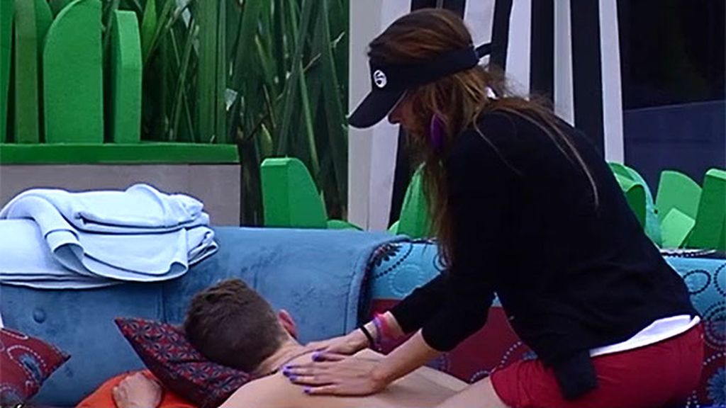 La pareja protagonizó imágenes subiditas de tono en el jacuzzi