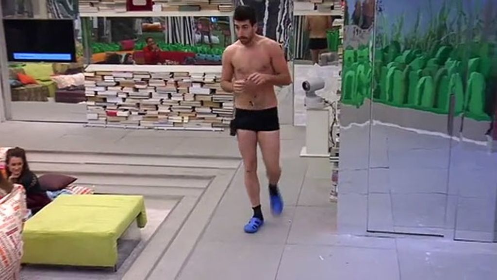 Besos, posturas y mucha tensión sexual