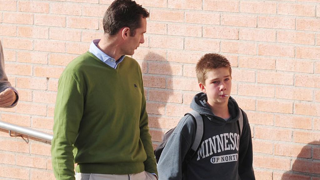 El joven juega en el equipo infantil Handbol Esplugues