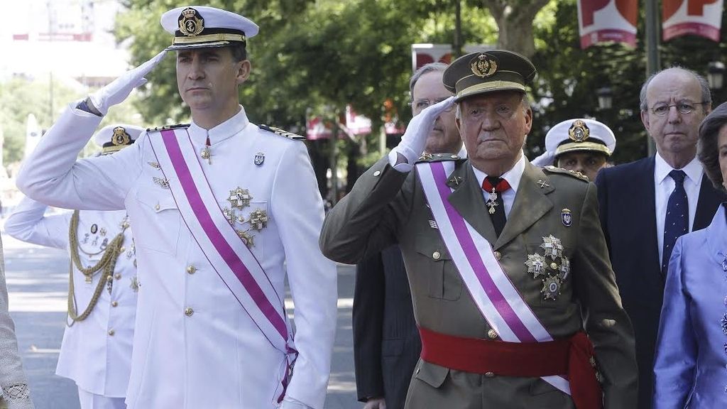 El Rey preside con aplausos su último Día de las Fuerzas Armadas