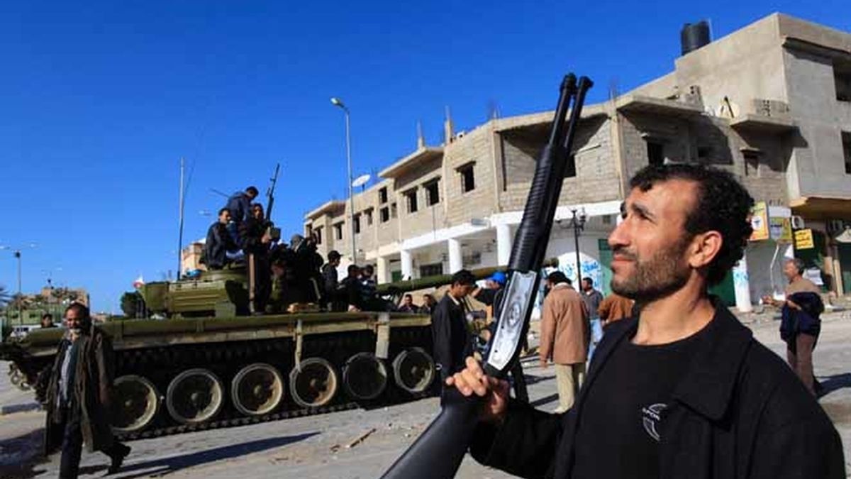 La oposición libia se arma en Zauiya