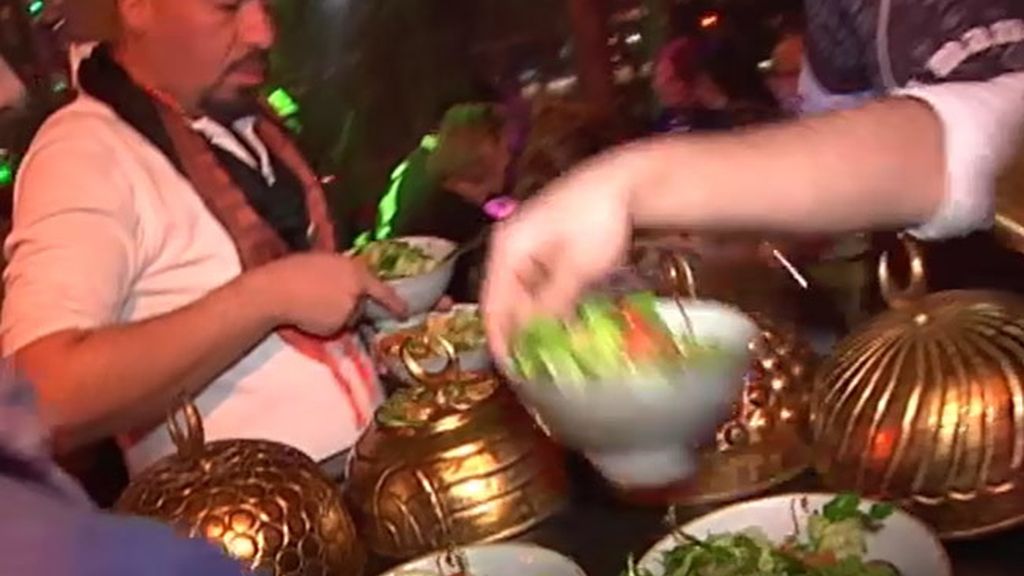 80 euros, cena y espectáculo