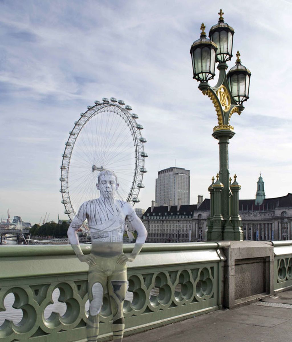 La artista del body painting vuelve a sus modelos invisibles en Londres