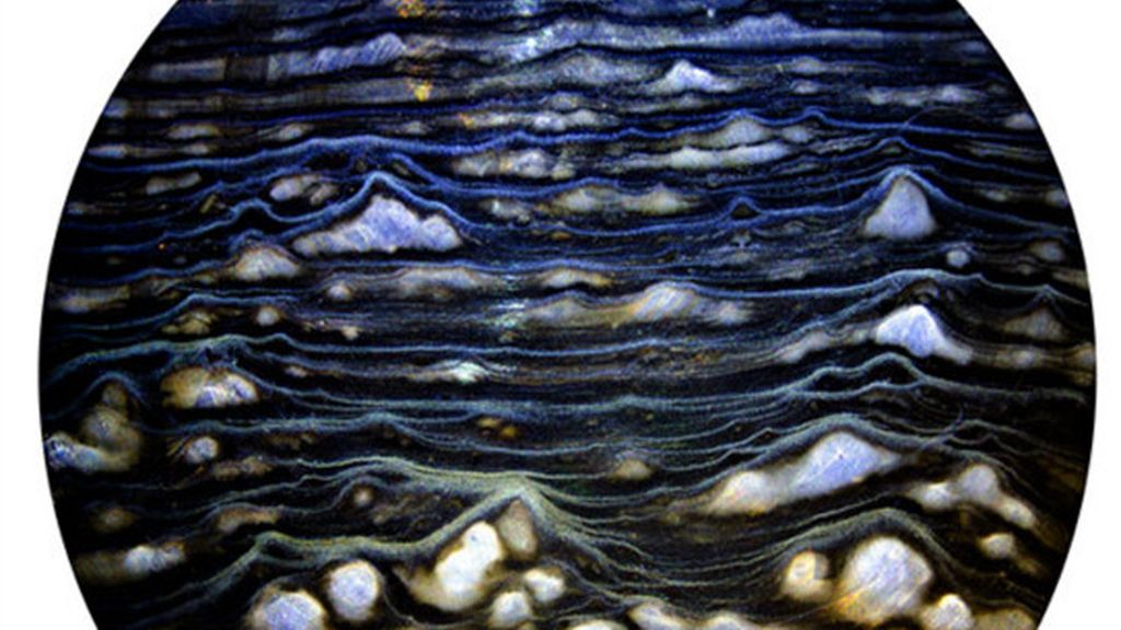 El fotógrafo Ernie Button crea imágenes similares a universos exteriores