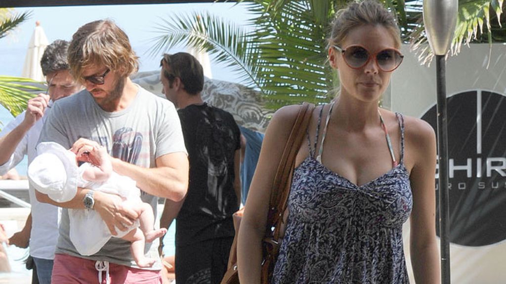 Amaia Salamanca y Rosauro Varo, primeras vacaciones con Olivia en Marbella
