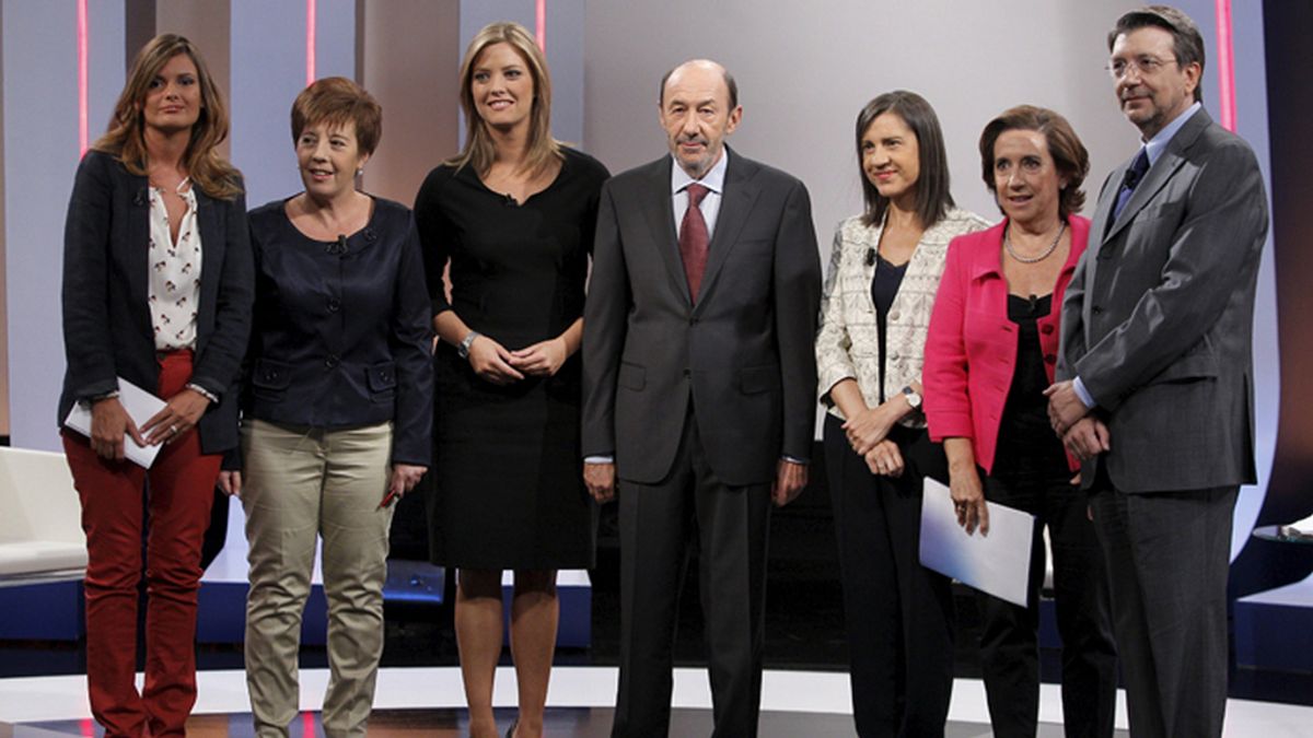 Alfredo Pérez Rubalcaba, secretario general del PSOE, entrevistado en TVE