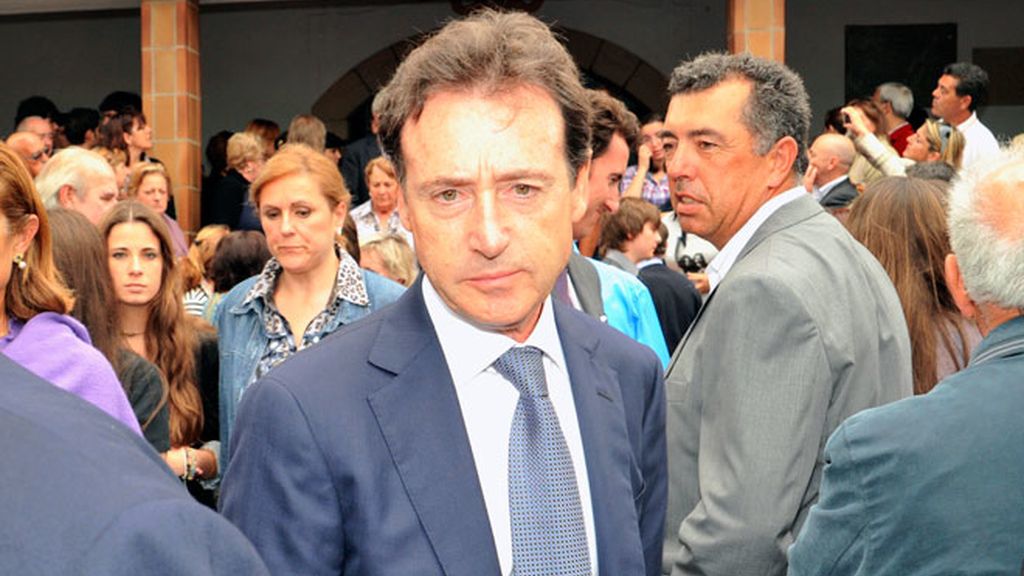 Dolor y grandes recuerdos en el funeral de Seve