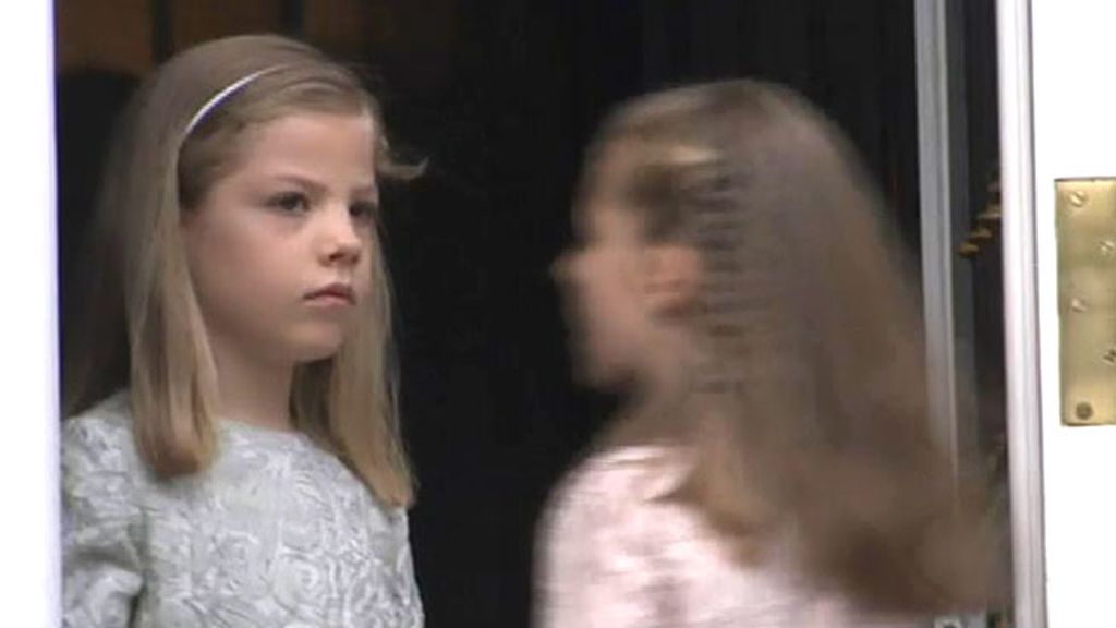 Letizia, de Varela y de corto en su primer día como Reina