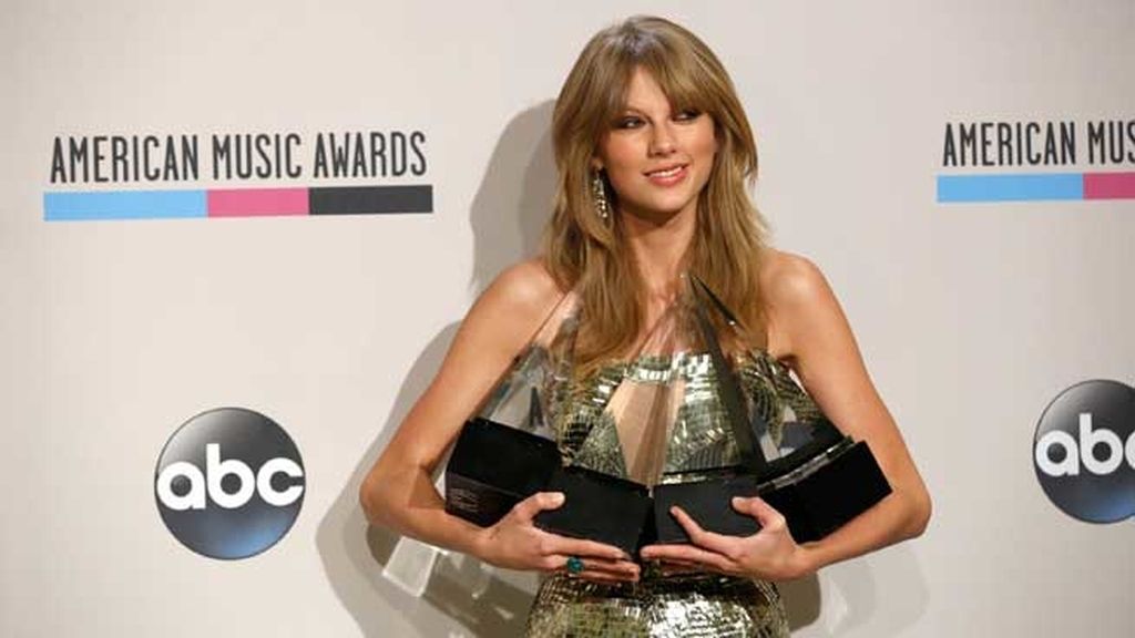 Taylor Swift, triunfa en los American Music Awards