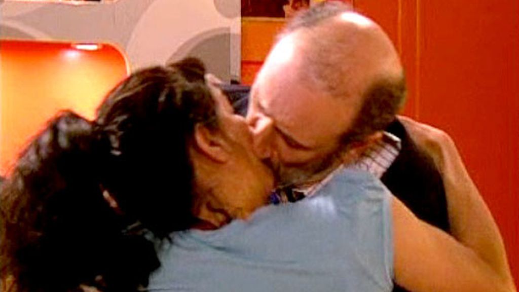 Cap. 10:  'Alcohol, langostinos y el cornudo de España'