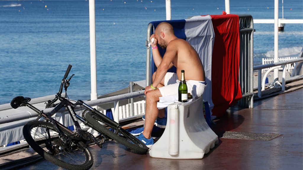 Los vecinos de Niza comienzan a asimilar el atentado