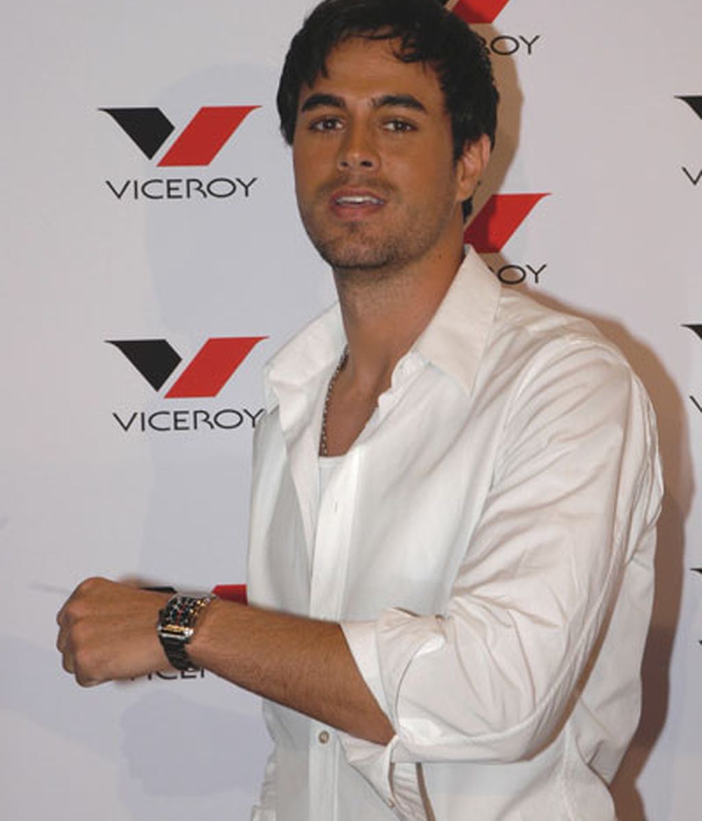 Piqué, otro deportista que da la hora