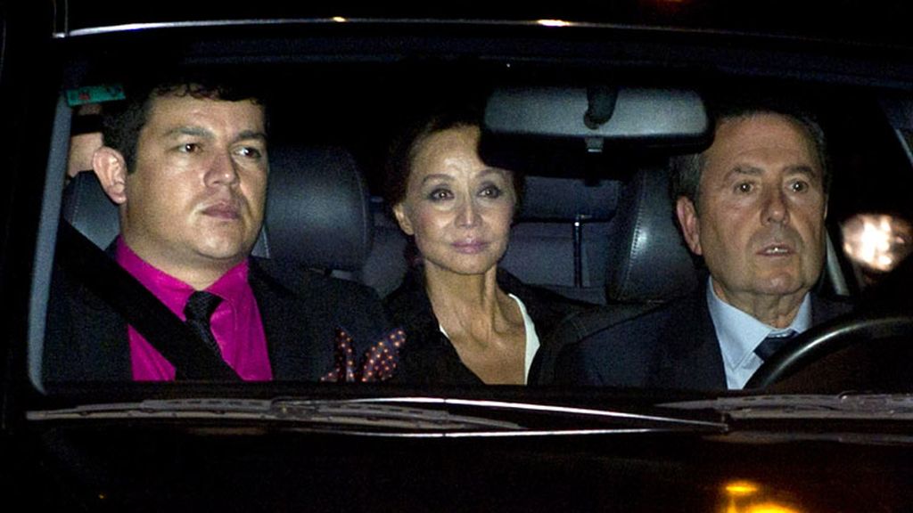 Isabel Preysler llega a la boda de su hijo Julio
