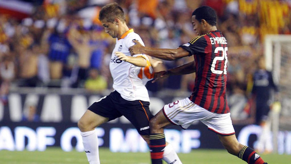 El Valencia cede ante el Milan en Mestalla