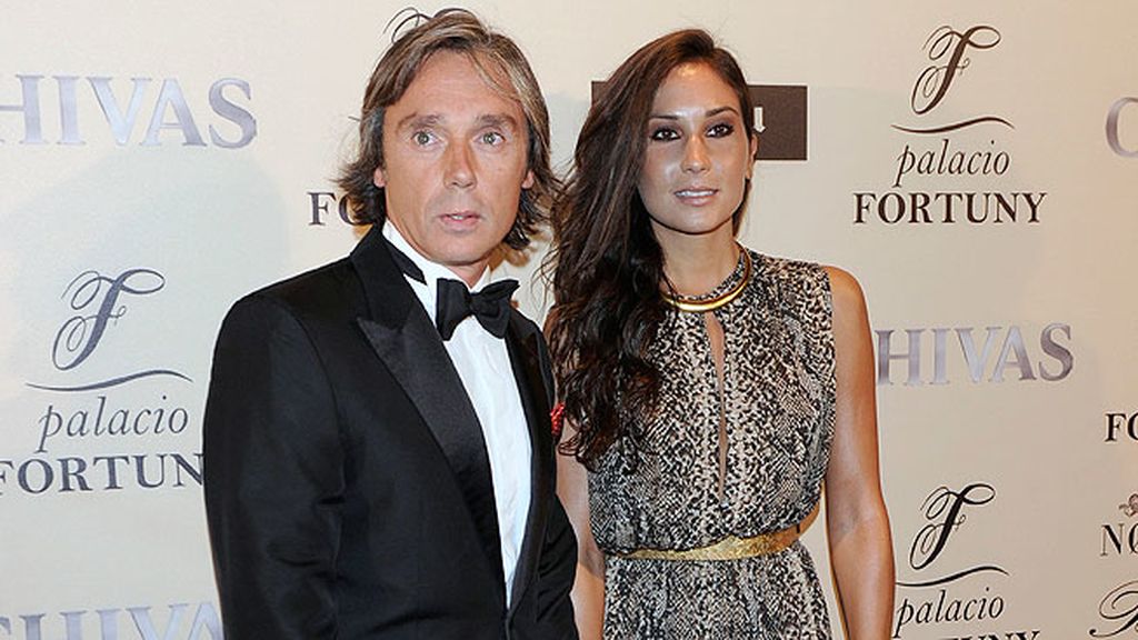 El ex piloto y actual empresario Luis Bayon acompañado de su mujer, Patricia Martínez