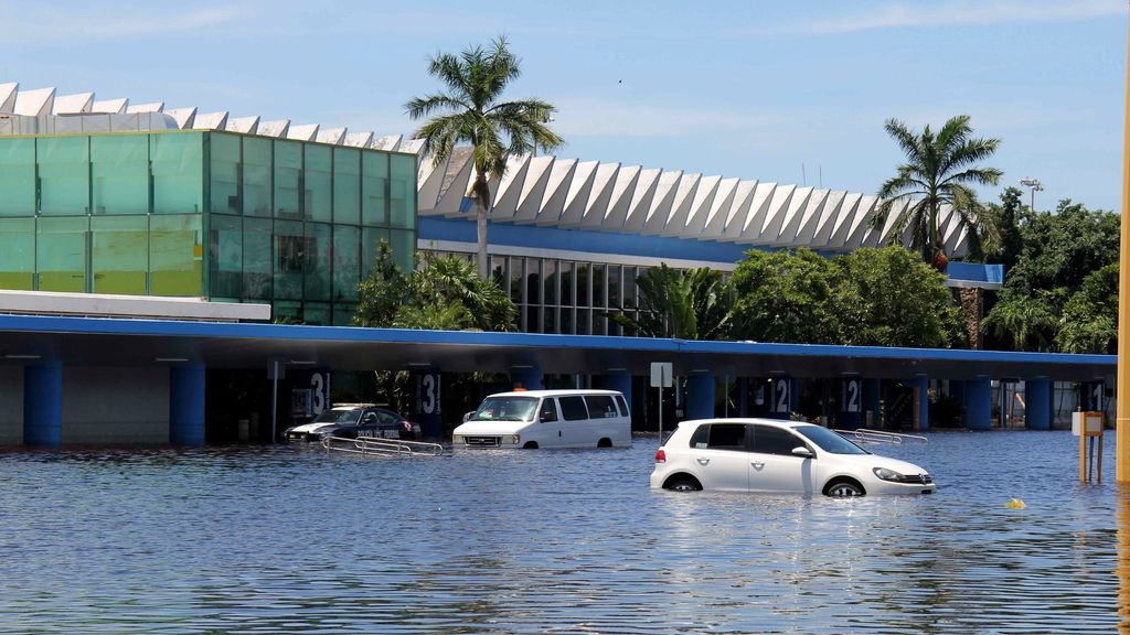 Fuertes lluvias, derrumbes y estragos en infraestructuras