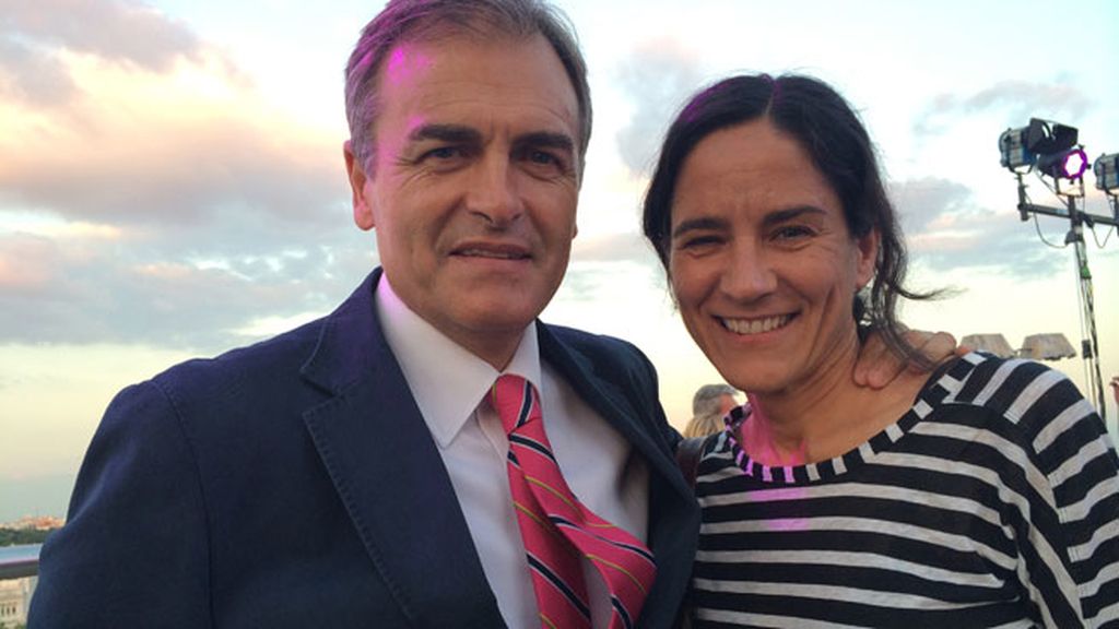 Carmelo Encinas, periodista y colaborador de 'El programa de AR', y Sonia Got, coordinadora de redes sociales de Mediaset